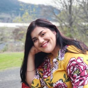 Meet your Posher, Carolina